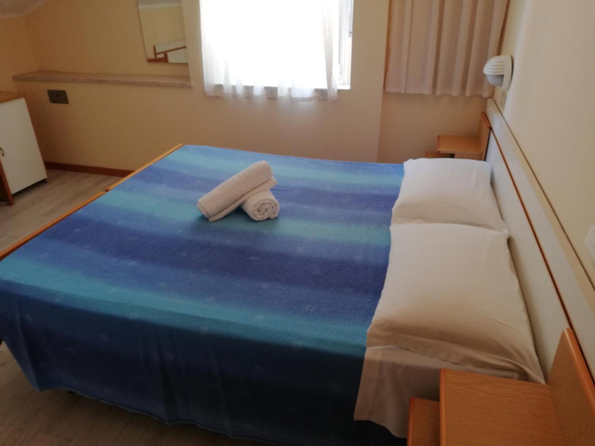 Hotel Tosi Риччоне Экстерьер фото